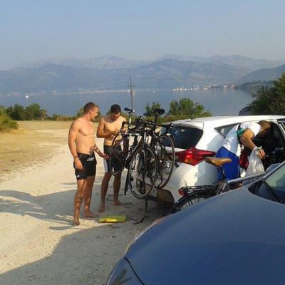 1011647 702844546397371 266522429 N